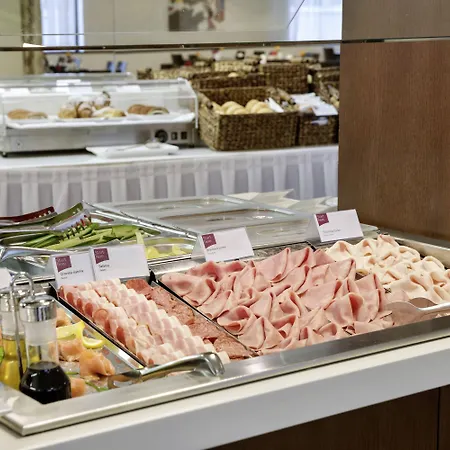 Hotel Ac By Marriott Old Town Pressburg