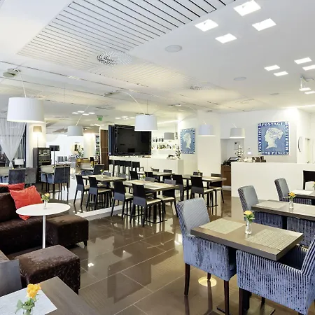 Ac By Marriott Old Town Готель