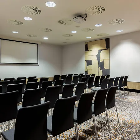 Ac By Marriott Old Town Готель