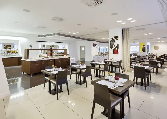 Ac By Marriott Old Town 4*