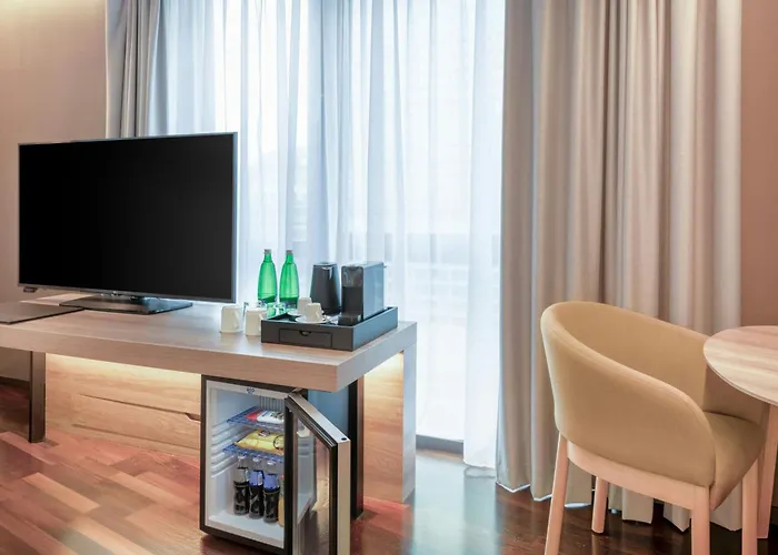 Ac By Marriott Old Town Готель