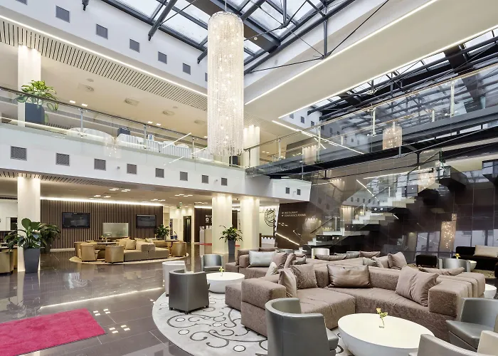 Ac By Marriott Old Town Готель Братислава